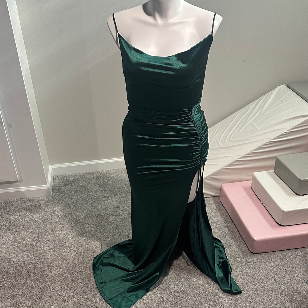 Windsor emerald‎ green long evening gown with side slit size small